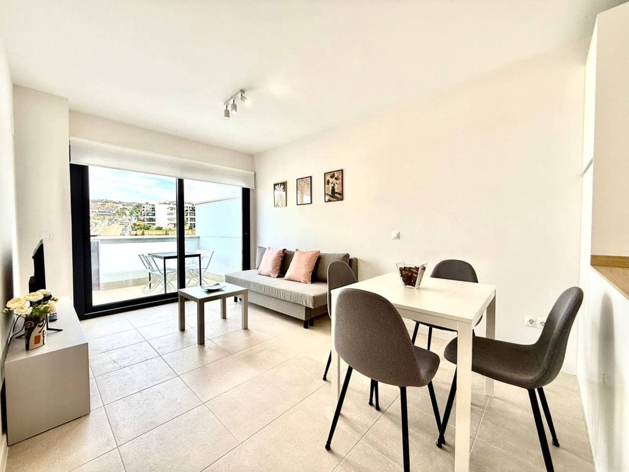 2 bedroom Penthouse for rent in Rincon de la Victoria with pool garage - € 1,000 (Ref: 9412588)