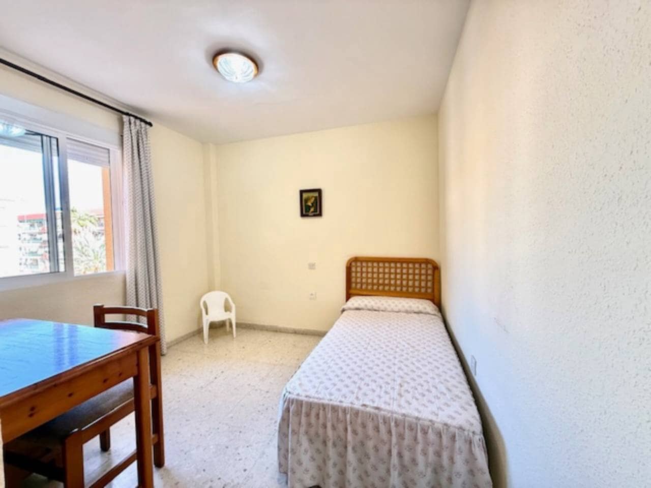Piso de 3 habitaciones en Rincón de la Victoria en alquiler con piscina garaje - 950 € (Ref: 9412589)