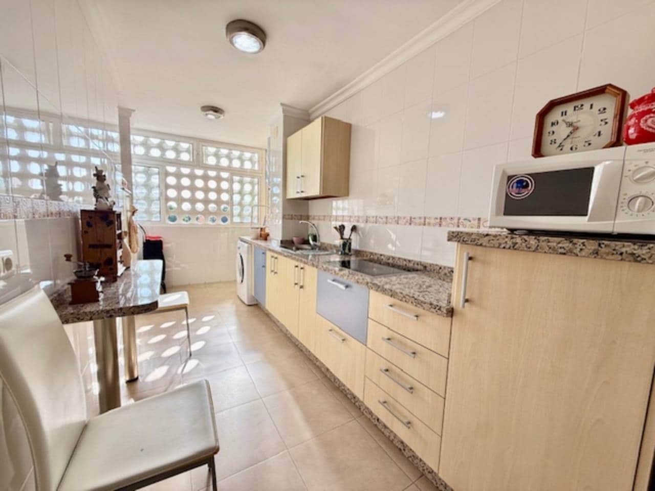 Piso de 3 habitaciones en Rincón de la Victoria en alquiler con piscina garaje - 950 € (Ref: 9412589)