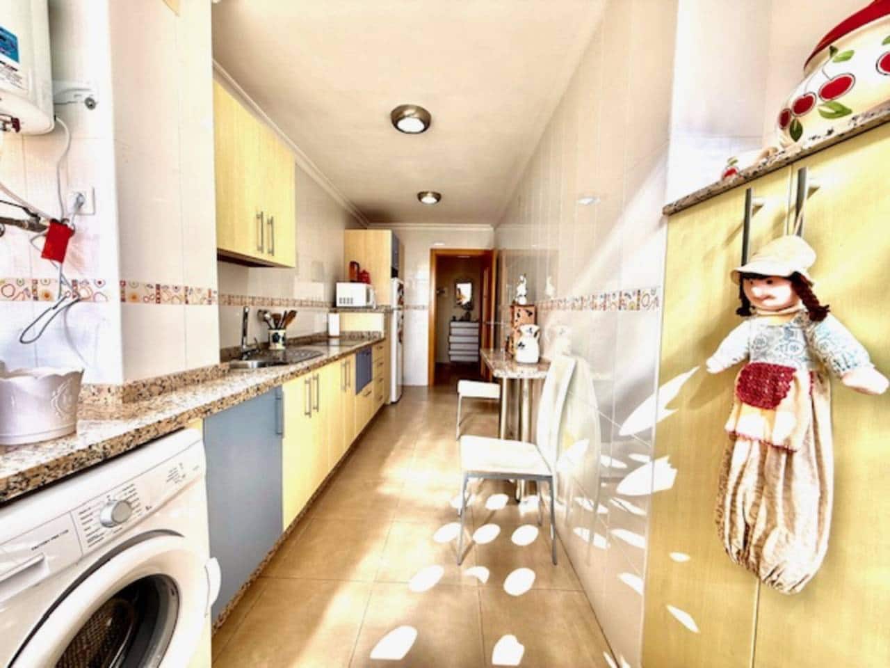 Piso de 3 habitaciones en Rincón de la Victoria en alquiler con piscina garaje - 950 € (Ref: 9412589)