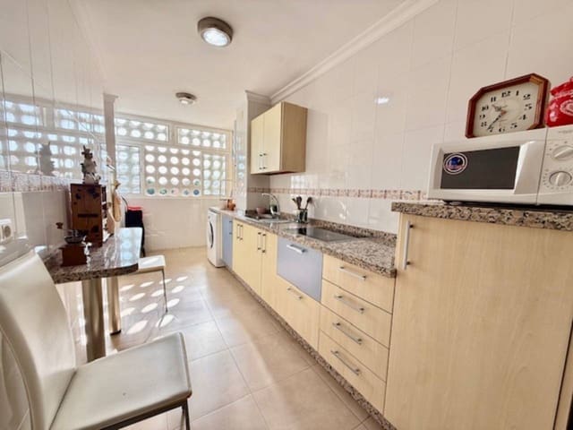 Piso de 3 habitaciones en Rincón de la Victoria en alquiler con piscina garaje - 950 € (Ref: 9412589)