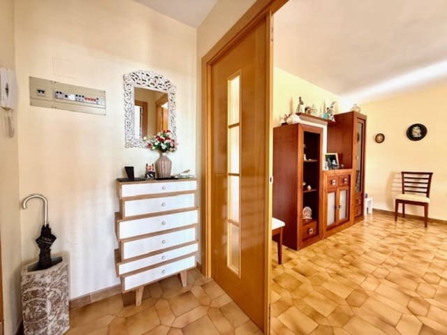 Piso de 3 habitaciones en Rincón de la Victoria en alquiler con piscina garaje - 950 € (Ref: 9412589)