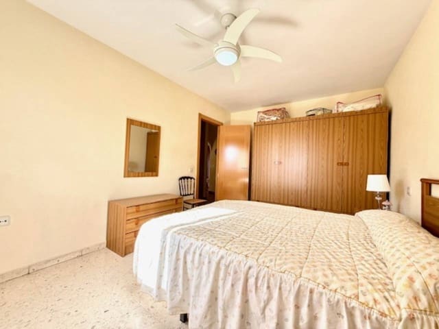 Piso de 3 habitaciones en Rincón de la Victoria en alquiler con piscina garaje - 950 € (Ref: 9412589)