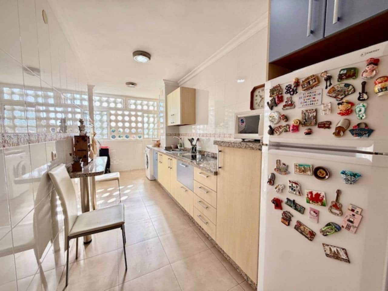 Piso de 3 habitaciones en Rincón de la Victoria en alquiler con piscina garaje - 950 € (Ref: 9412589)