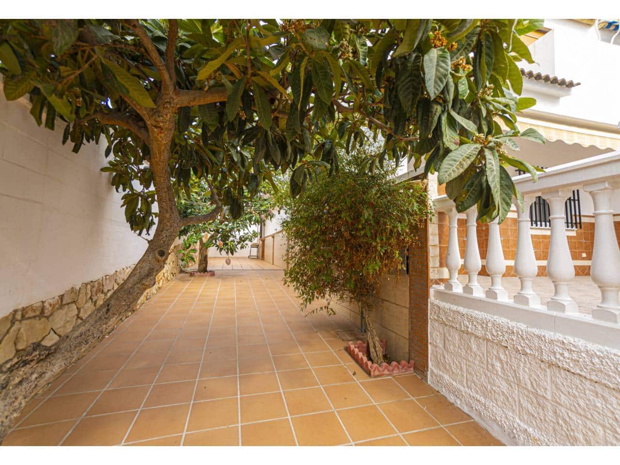 4 makuuhuone Paritalo myytävänä paikassa Velez-Malaga - 429 000 € (Ref: 9432852)