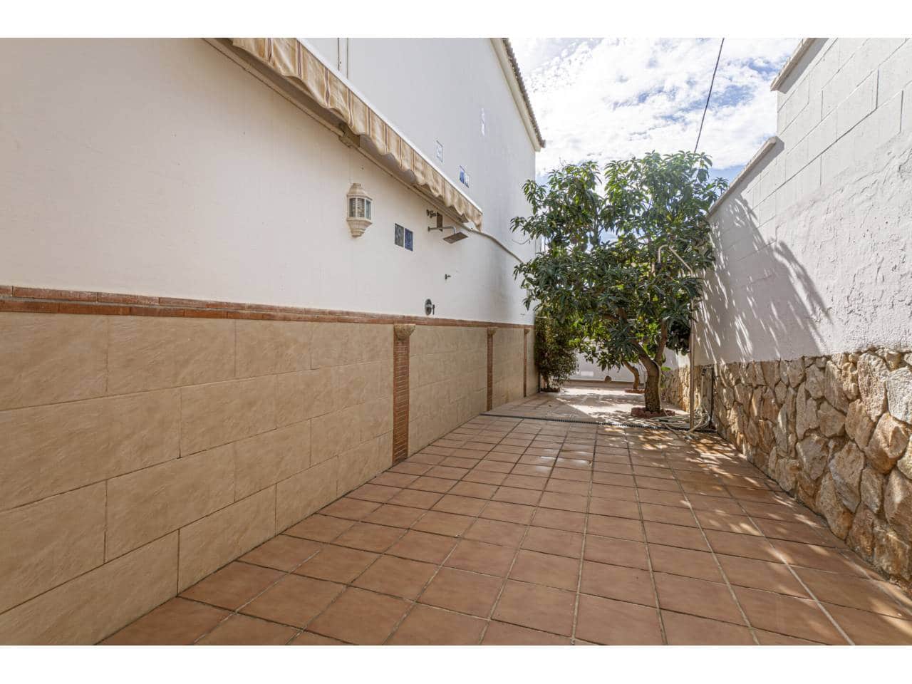 4 makuuhuone Paritalo myytävänä paikassa Velez-Malaga - 429 000 € (Ref: 9432852)