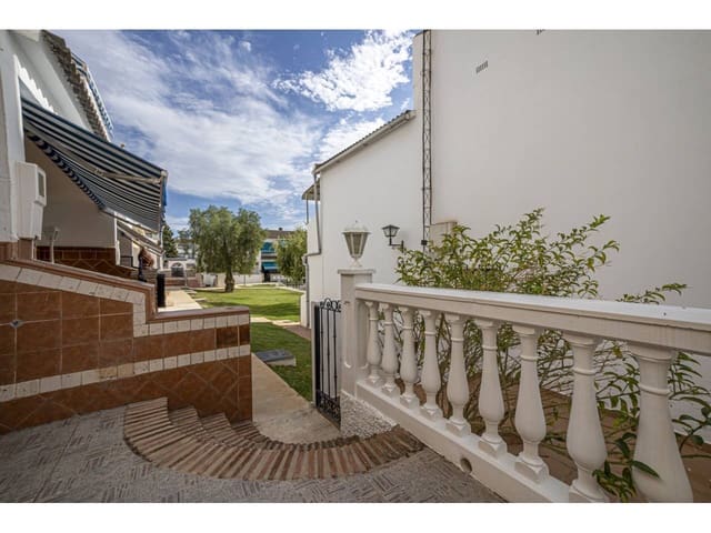 4 makuuhuone Paritalo myytävänä paikassa Vélez-Málaga - 429 000 € (Ref: 9432852)