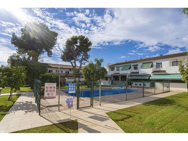 4 makuuhuone Paritalo myytävänä paikassa Vélez-Málaga - 429 000 € (Ref: 9432852)