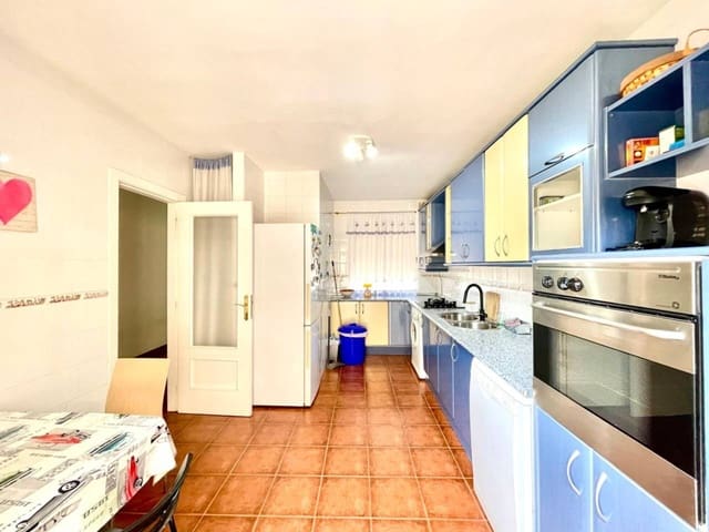 3 soverom Rekkehus til leie i Vélez-Málaga med svømmebasseng garasje - € 1 500 (Ref: 9451770)