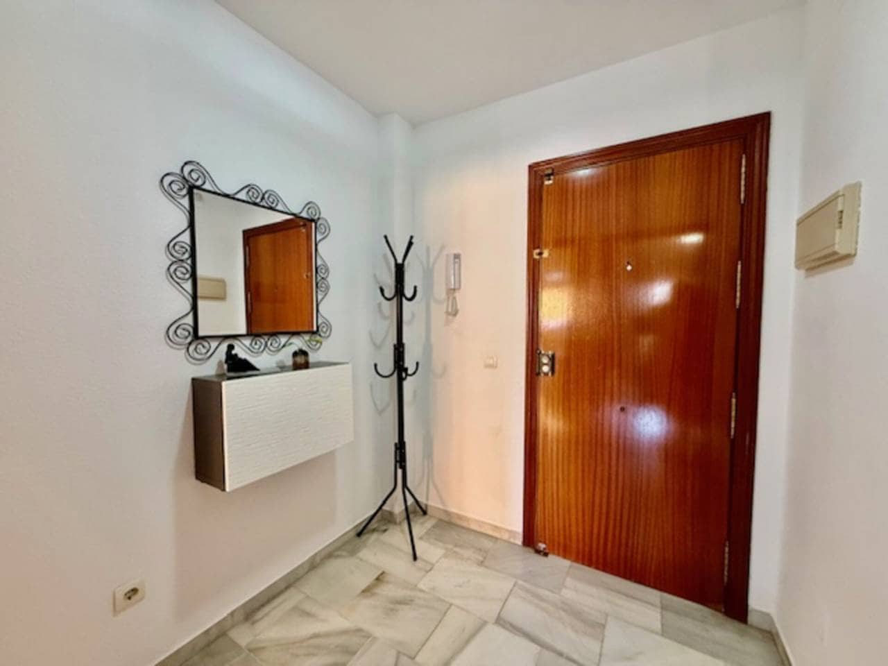 2 slaapkamer Flat te huur in Rincon de la Victoria - € 1.200 (Ref: 9467945)