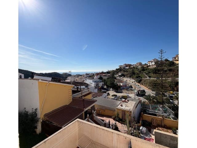3 bedroom Flat for sale in Benagalbon, Rincón de la Victoria with garage - € 250,000 (Ref: 9481688)