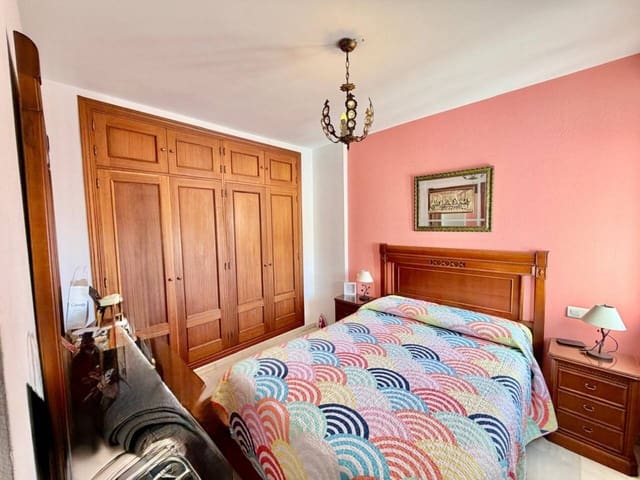 3 bedroom Flat for sale in Benagalbon, Rincón de la Victoria with garage - € 250,000 (Ref: 9481688)