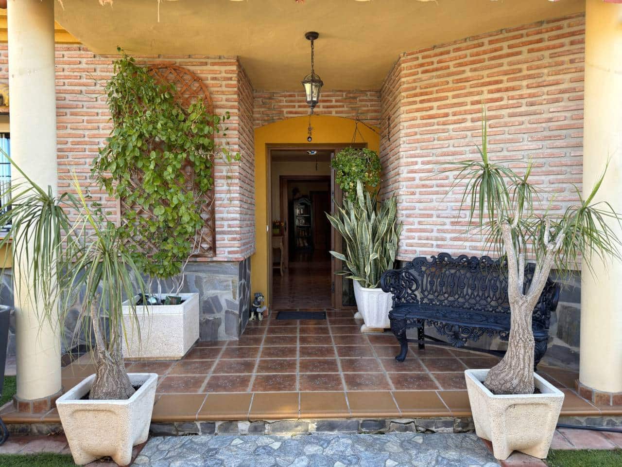 4 Zimmer Villa zu verkaufen in Torre de Benagalbon mit Pool Garage - 645.000 € (Ref: 9485506)