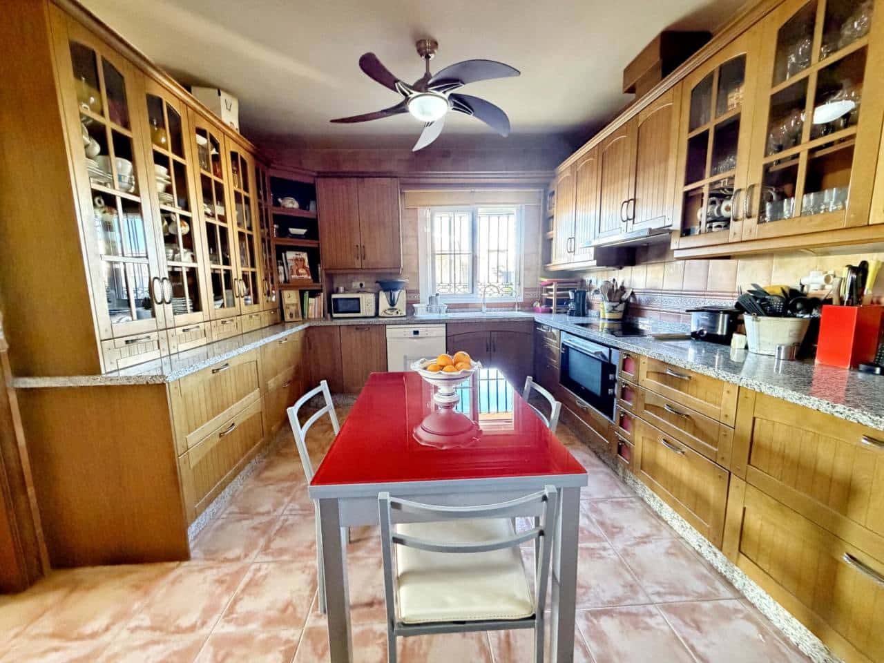 4 Zimmer Villa zu verkaufen in Torre de Benagalbon mit Pool Garage - 645.000 € (Ref: 9485506)