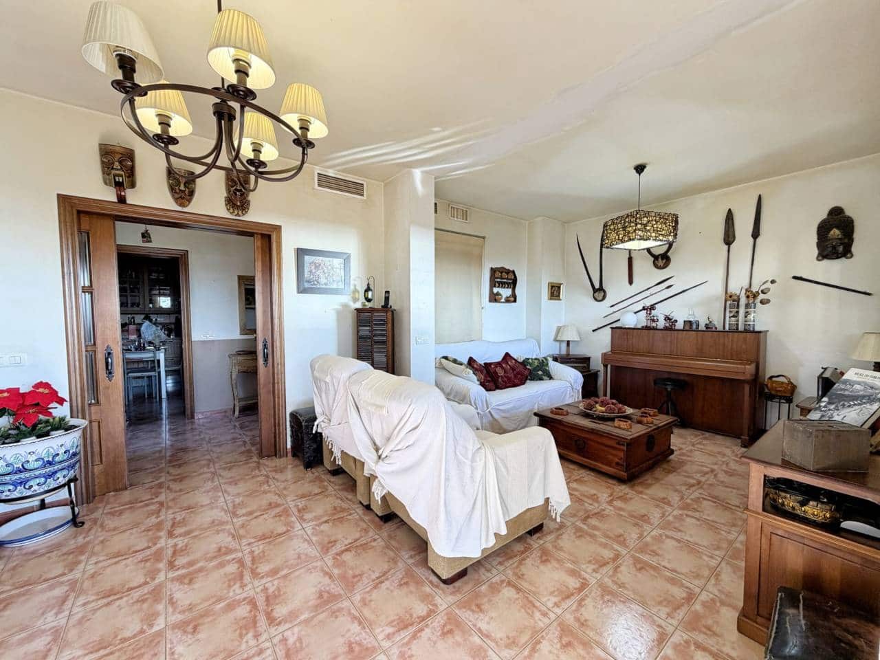 4 Zimmer Villa zu verkaufen in Torre de Benagalbon mit Pool Garage - 645.000 € (Ref: 9485506)