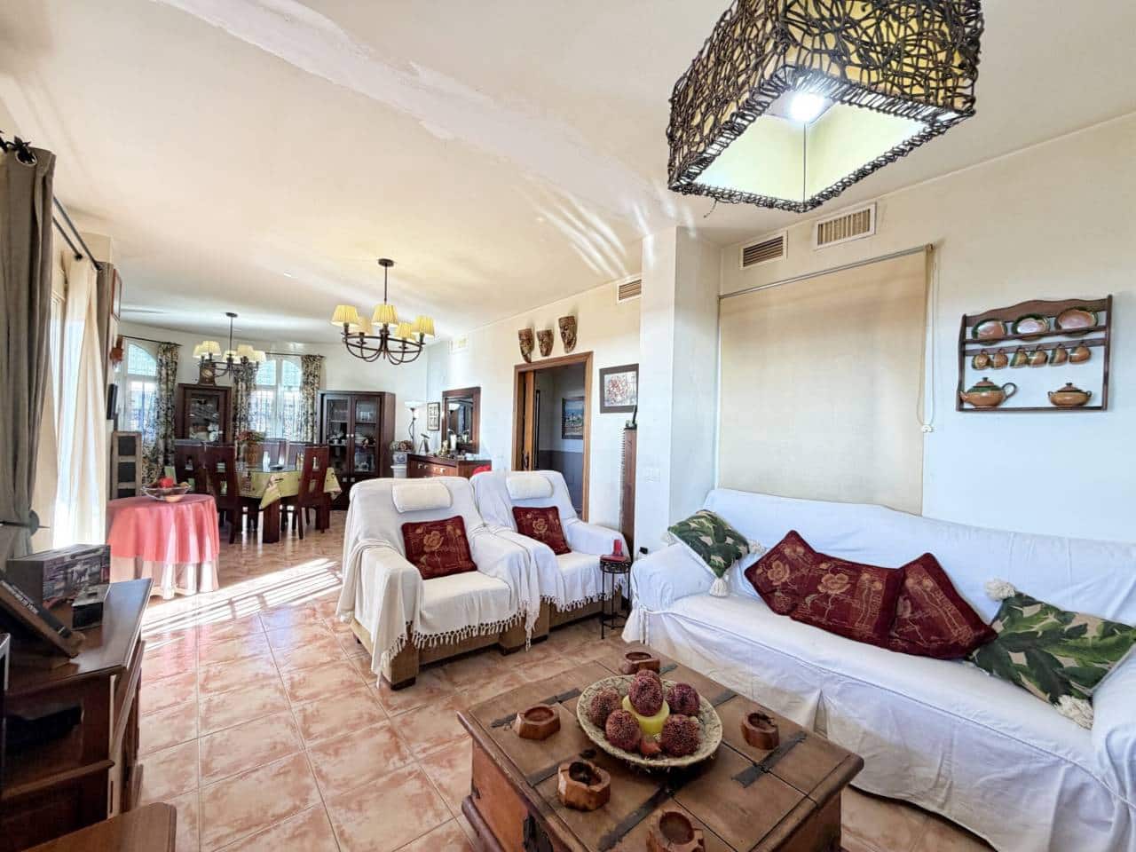 4 Zimmer Villa zu verkaufen in Torre de Benagalbon mit Pool Garage - 645.000 € (Ref: 9485506)