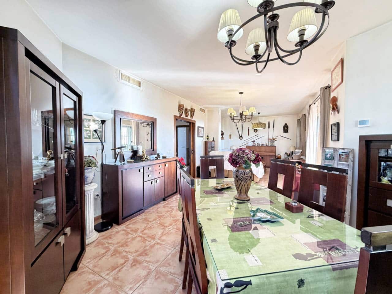 4 Zimmer Villa zu verkaufen in Torre de Benagalbon mit Pool Garage - 645.000 € (Ref: 9485506)