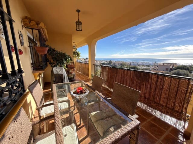 4 Zimmer Villa zu verkaufen in Torre de Benagalbon, Rincón de la Victoria mit Pool Garage - 645.000 € (Ref: 9485506)