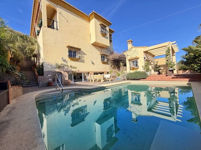 4 Zimmer Villa zu verkaufen in Torre de Benagalbon, Rincón de la Victoria mit Pool Garage - 645.000 € (Ref: 9485506)