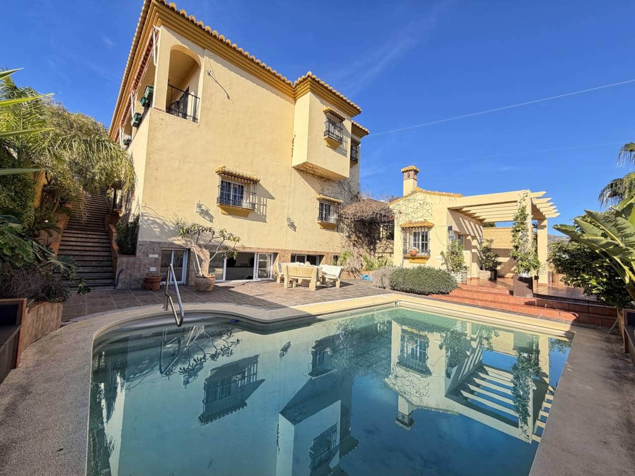 4 Zimmer Villa zu verkaufen in Torre de Benagalbon mit Pool Garage - 645.000 € (Ref: 9485506)