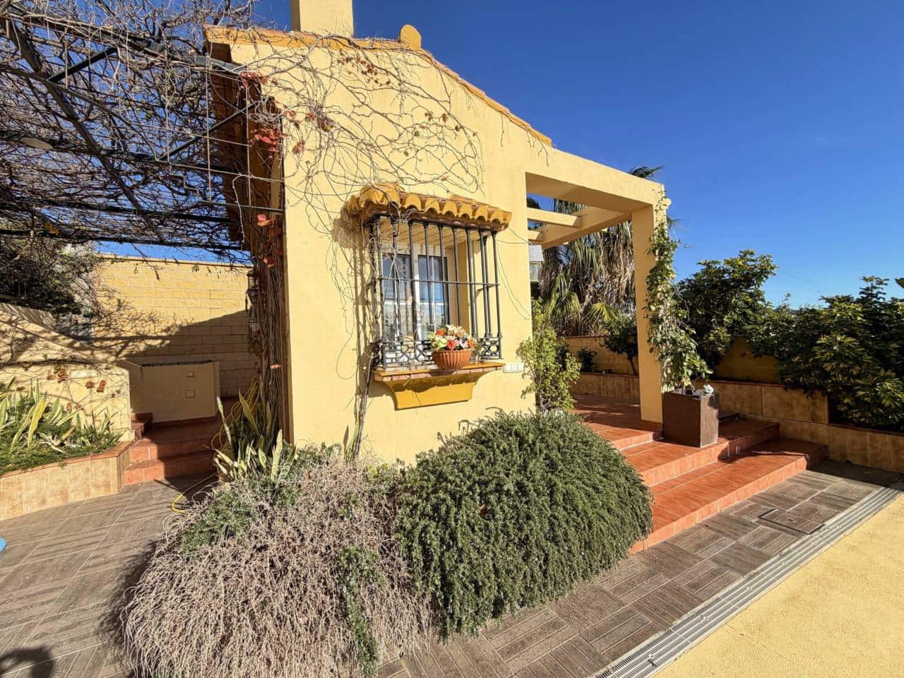 4 Zimmer Villa zu verkaufen in Torre de Benagalbon mit Pool Garage - 645.000 € (Ref: 9485506)