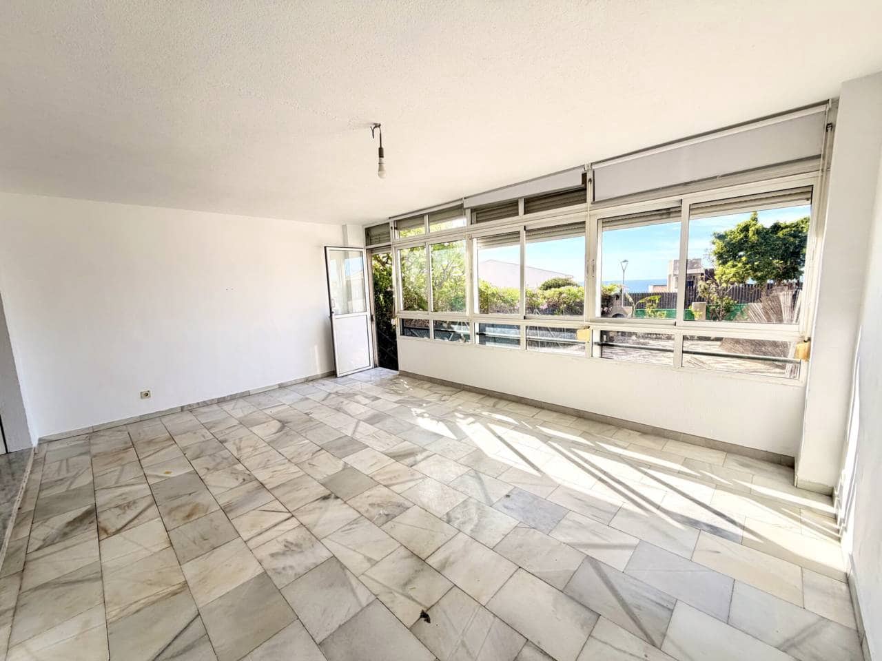 2 chambre Appartement à vendre à Anoreta avec piscine garage - 295 000 € (Ref: 9485507)