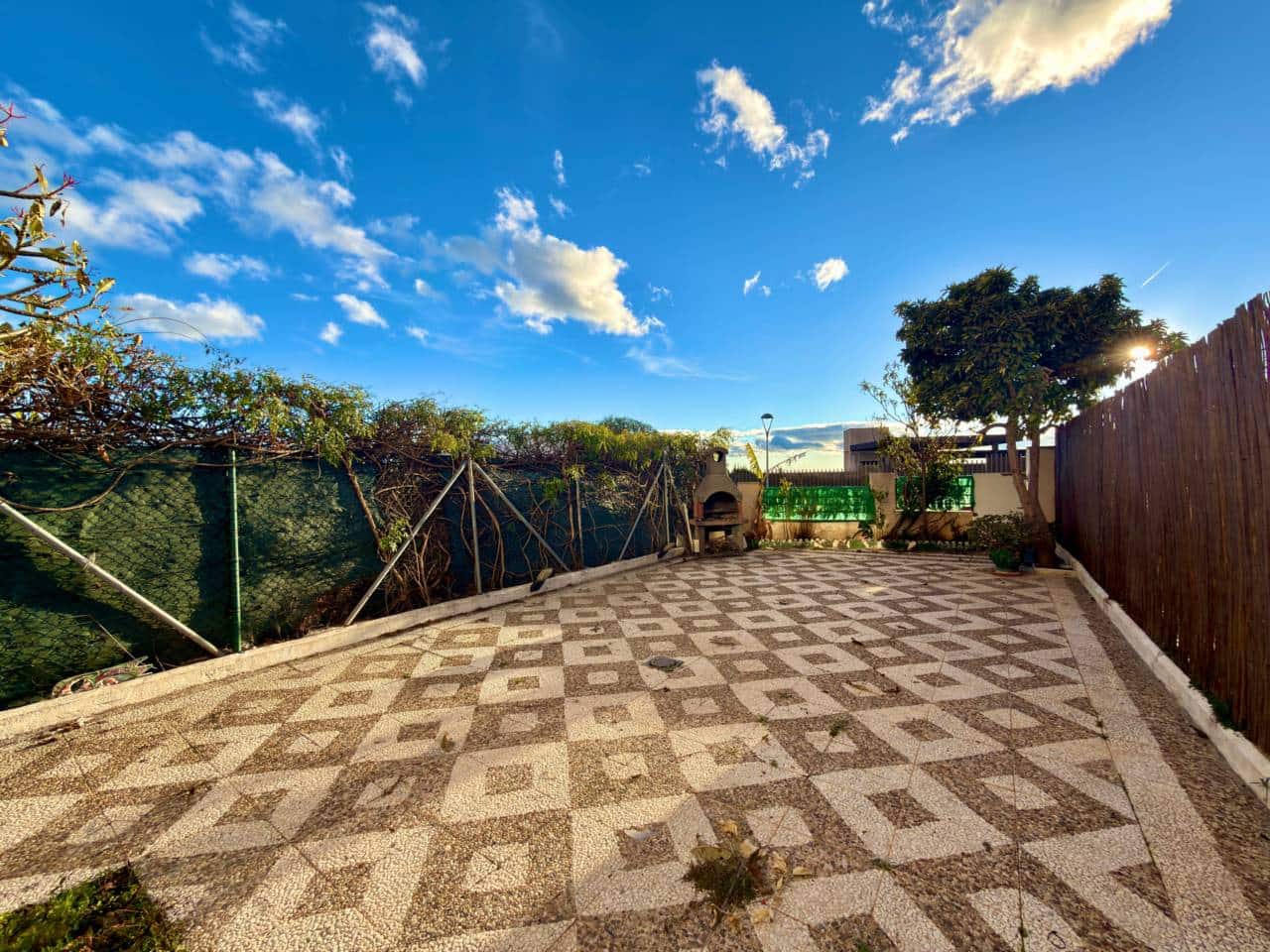 2 bedroom Flat for sale in Anoreta with pool garage - € 295,000 (Ref: 9485507)