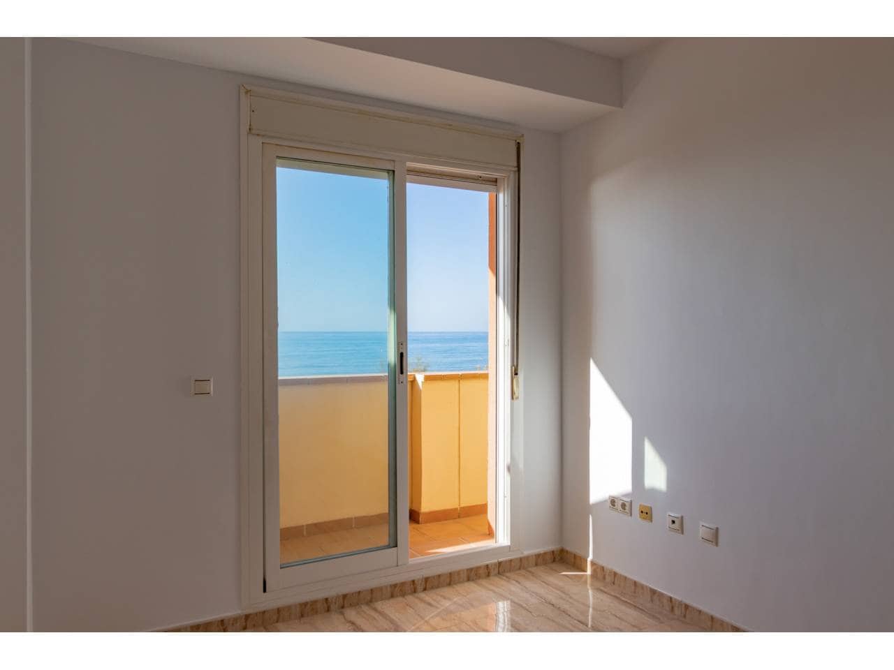 3 bedroom Terraced Villa for sale in Velez-Malaga with garage - € 435,000 (Ref: 9500964)