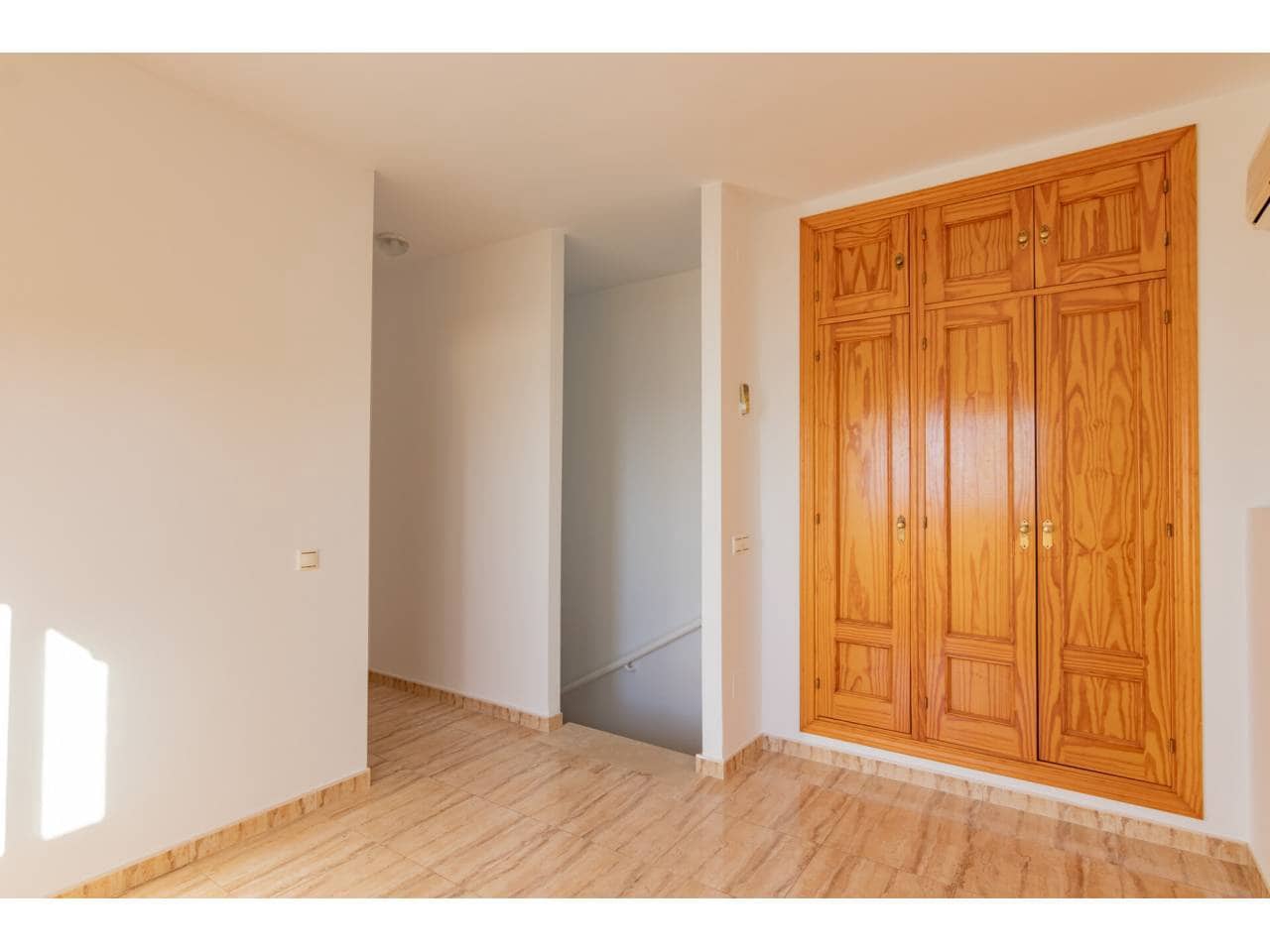 3 bedroom Terraced Villa for sale in Velez-Malaga with garage - € 435,000 (Ref: 9500964)