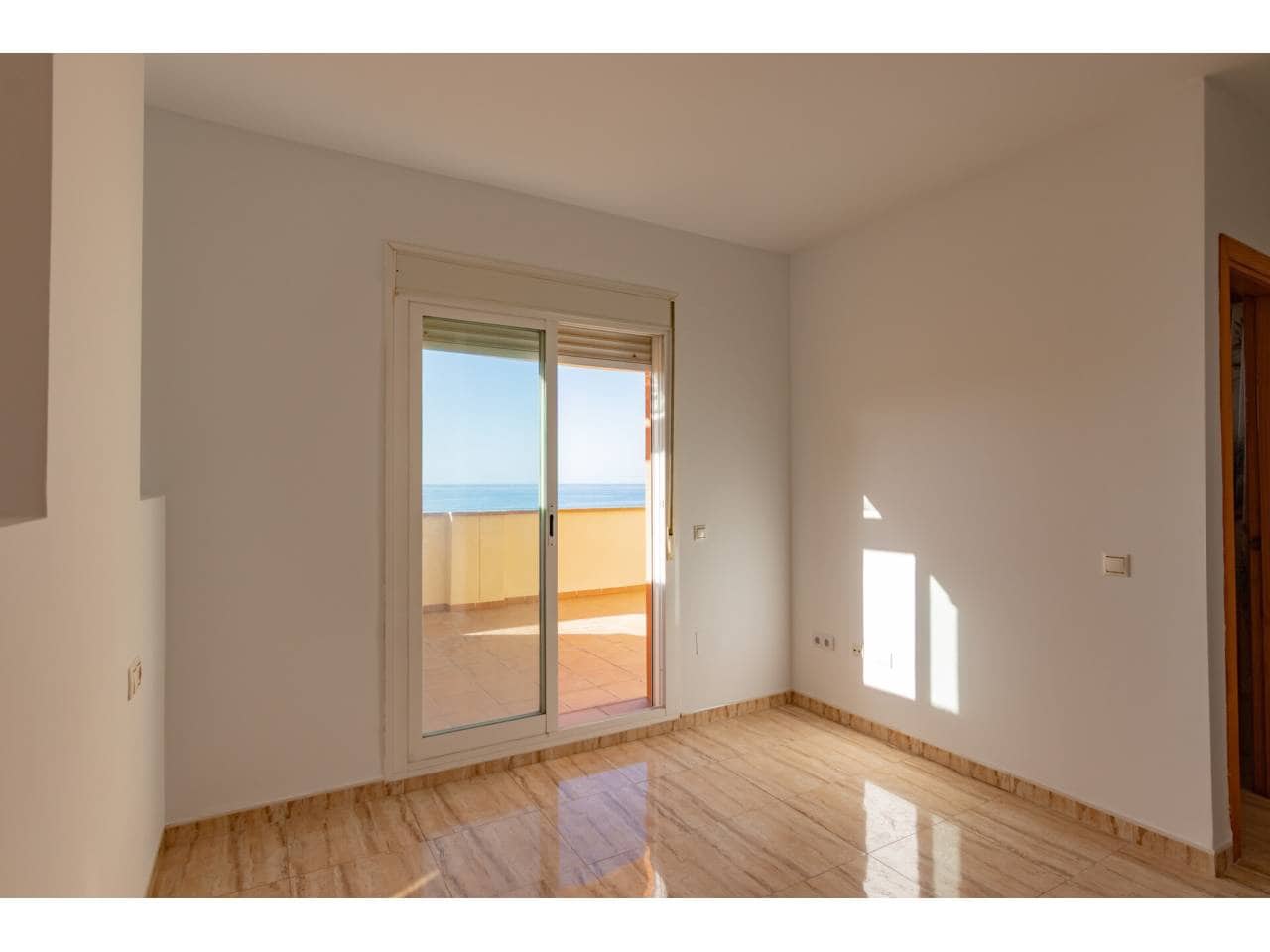 3 bedroom Terraced Villa for sale in Velez-Malaga with garage - € 435,000 (Ref: 9500964)