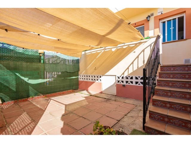 3 bedroom Terraced Villa for sale in Vélez-Málaga with garage - € 435,000 (Ref: 9500964)