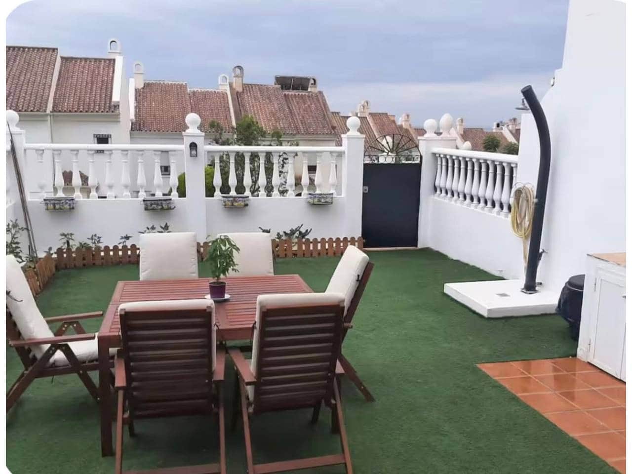 4 sovrum Radhus att hyra i Rincon de la Victoria med pool garage - 1 800 € (Ref: 9500965)