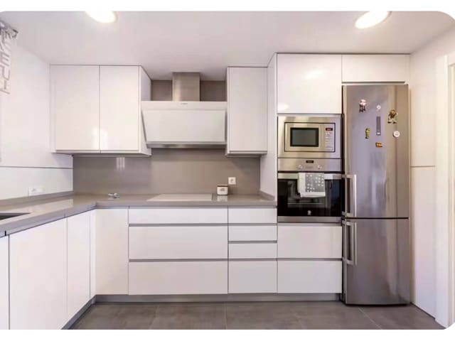 4 sovrum Radhus att hyra i Rincón de la Victoria med pool garage - 1 800 € (Ref: 9500965)