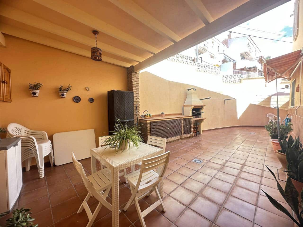 4 bedroom Villa for sale in Rincon de la Victoria with pool garage - € 685,000 (Ref: 9508099)