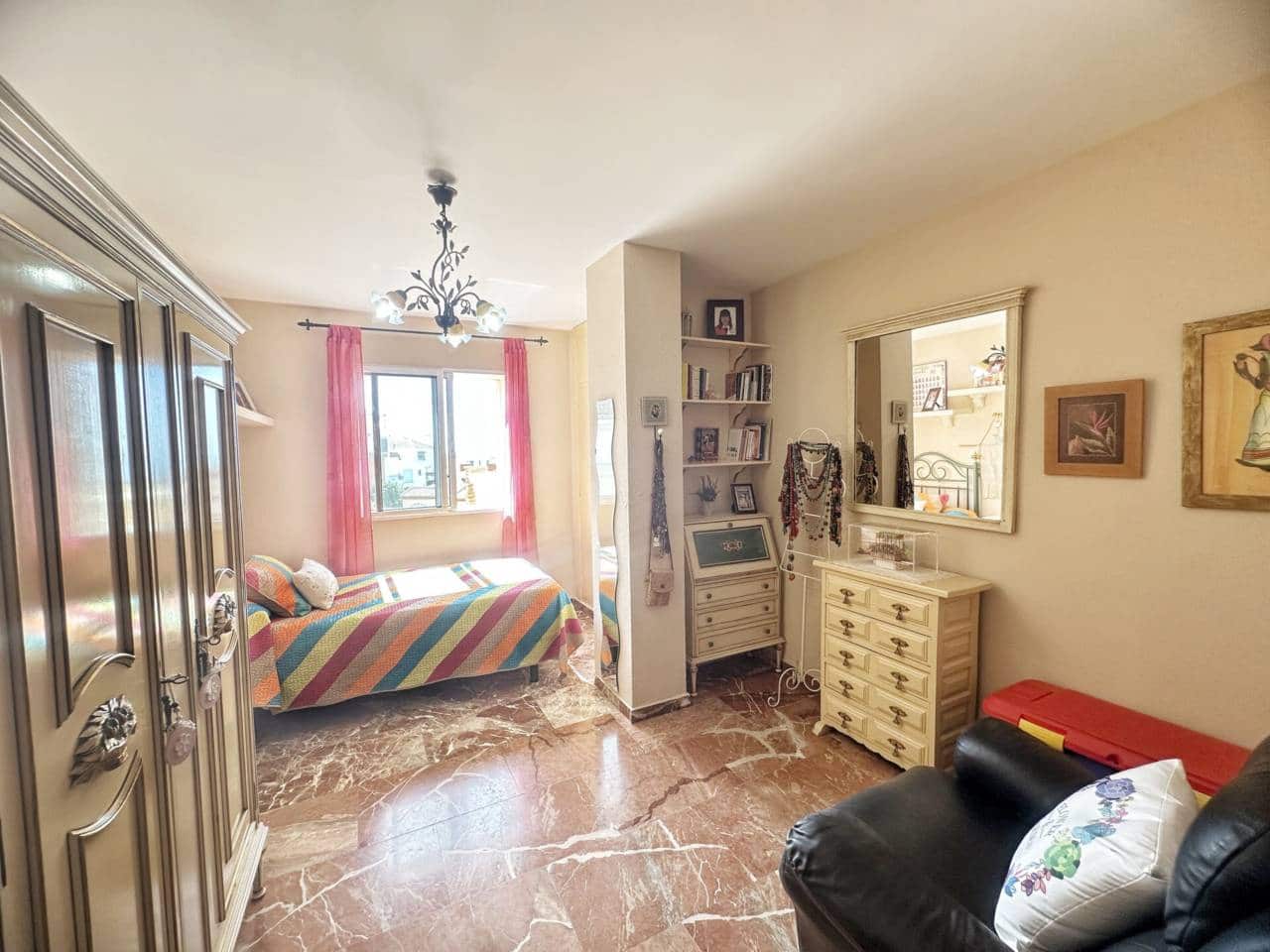 4 bedroom Villa for sale in Rincon de la Victoria with pool garage - € 685,000 (Ref: 9508099)