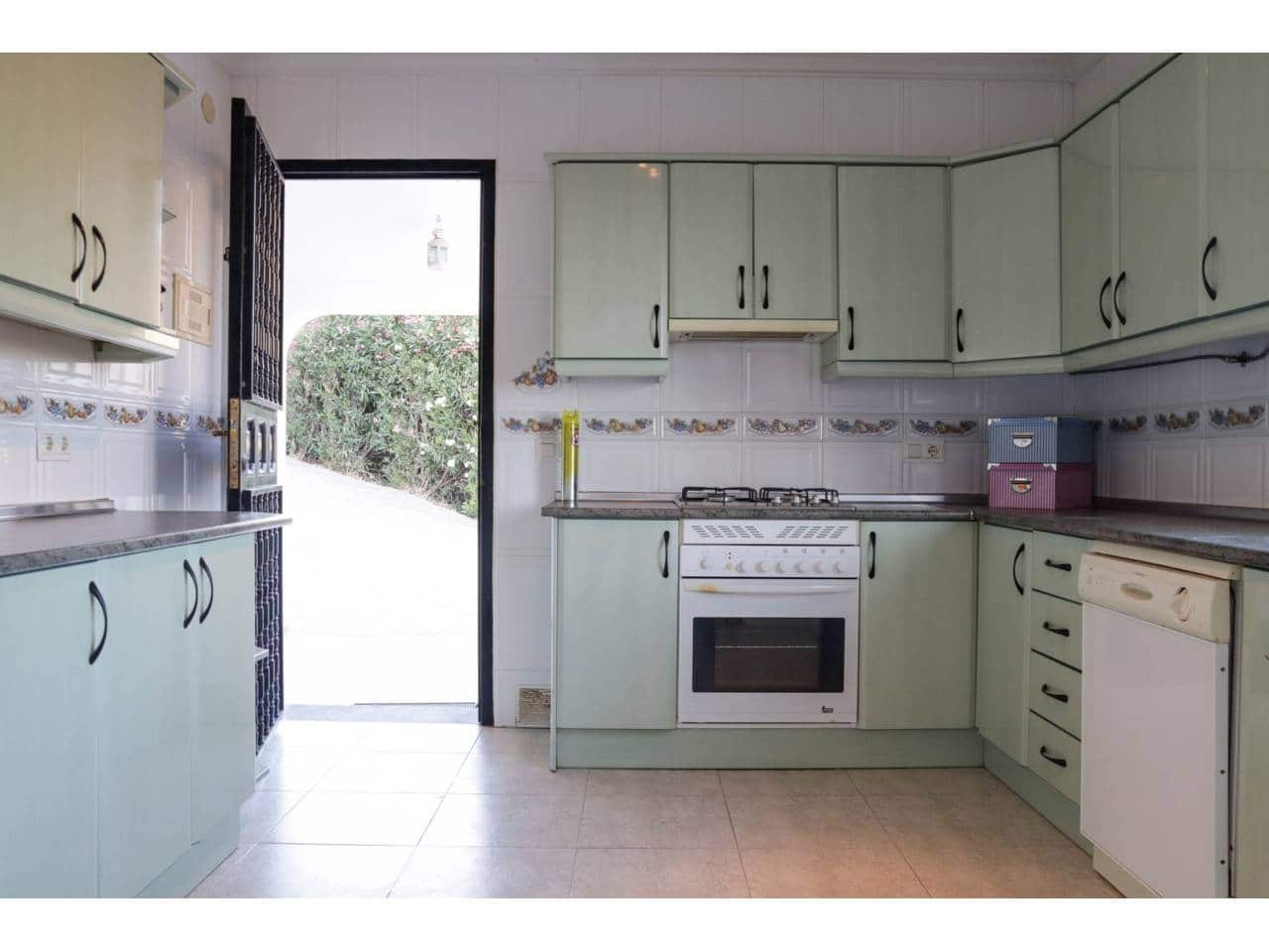 4 makuuhuone Maalaistalo myytävänä paikassa Torrox Park mukana 
autotalli - 355 000 € (Ref: 9554403)