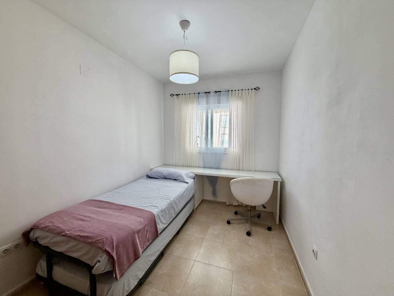 3 makuuhuone Asunto vuokrattavana paikassa Rincon de la Victoria mukana uima-altaan 
autotalli - 1 450 € (Ref: 9557403)