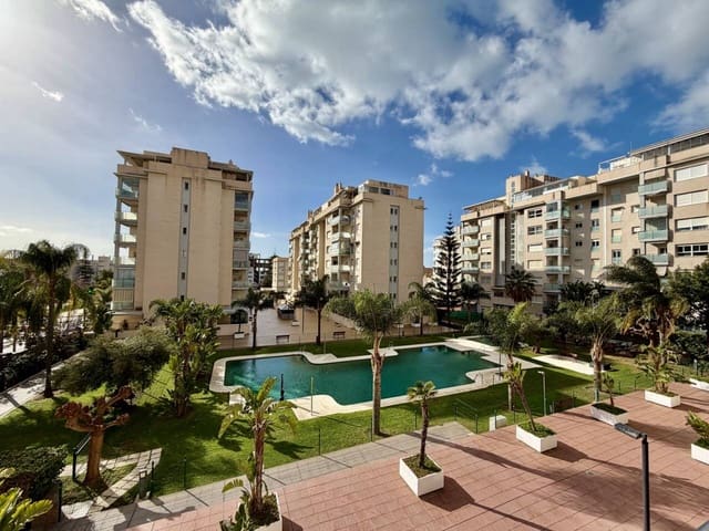 3 makuuhuone Asunto vuokrattavana paikassa Rincón de la Victoria mukana uima-altaan 
autotalli - 1 450 € (Ref: 9557403)