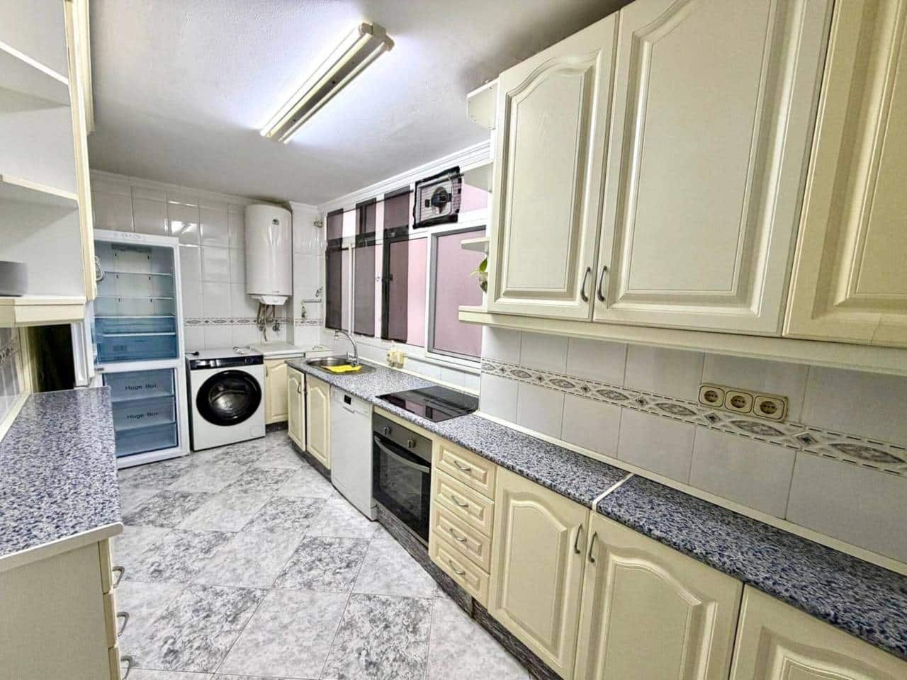 3 sypialnia Mieszkanie do wynajęcia w Miasto Malaga - 1 300 € (Ref: 9563708)