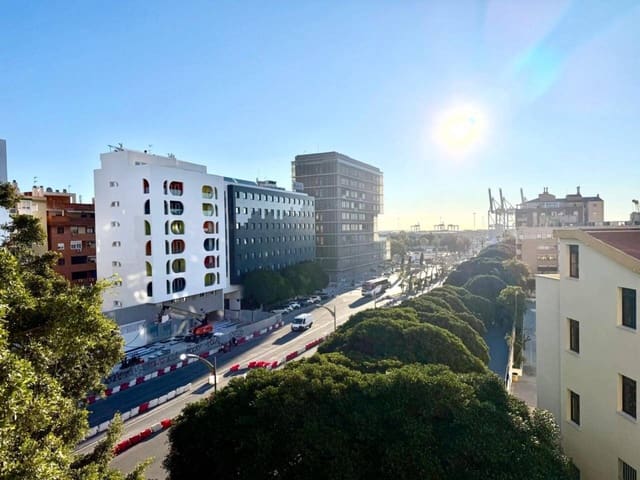 3 sypialnia Mieszkanie do wynajęcia w Miasto Málaga - 1 300 € (Ref: 9563708)