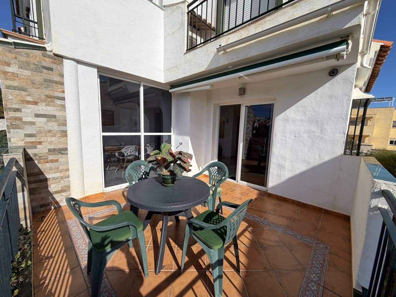 3 slaapkamer Rijtjeshuis te koop in Anoreta met zwembad garage - € 495.000 (Ref: 9575367)