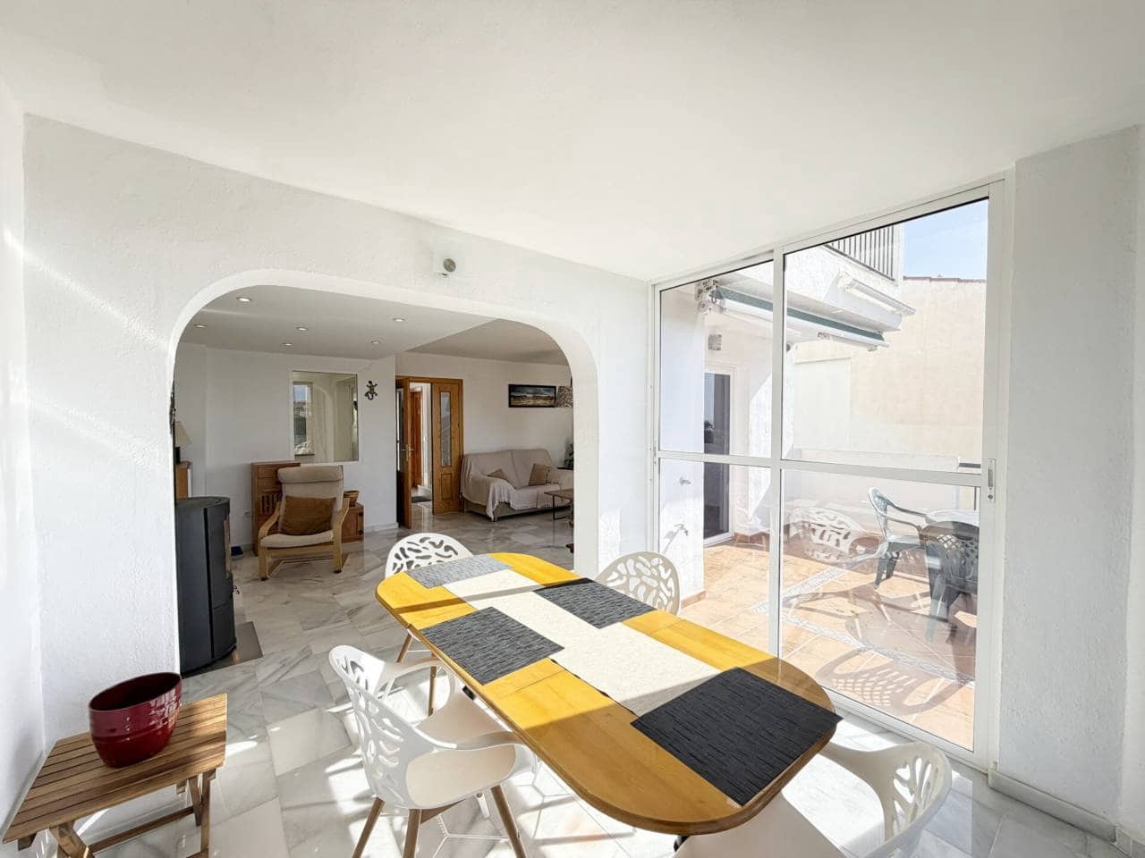 3 slaapkamer Rijtjeshuis te koop in Anoreta met zwembad garage - € 495.000 (Ref: 9575367)