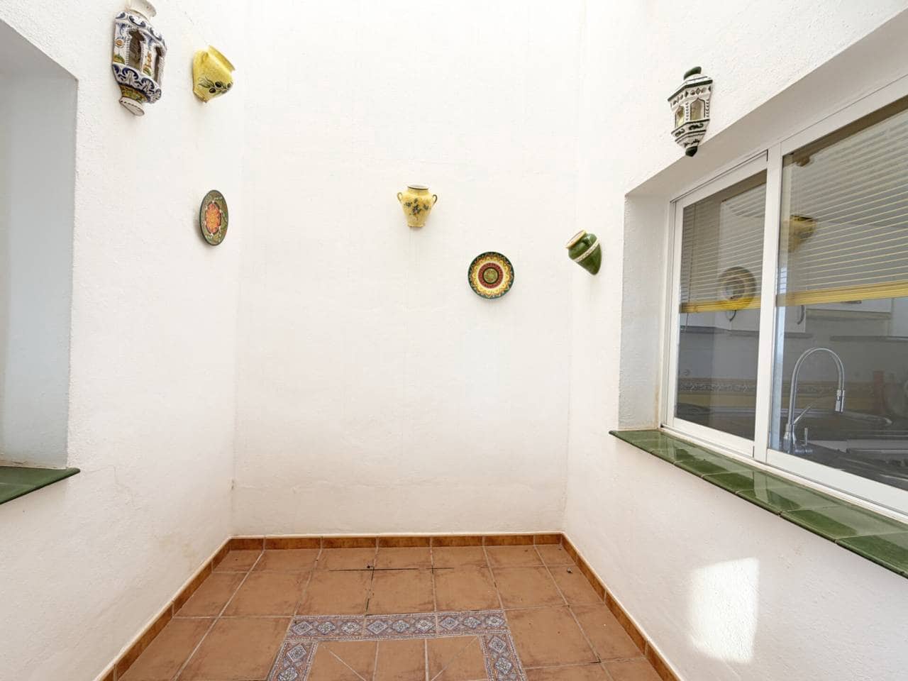 3 slaapkamer Rijtjeshuis te koop in Anoreta met zwembad garage - € 495.000 (Ref: 9575367)