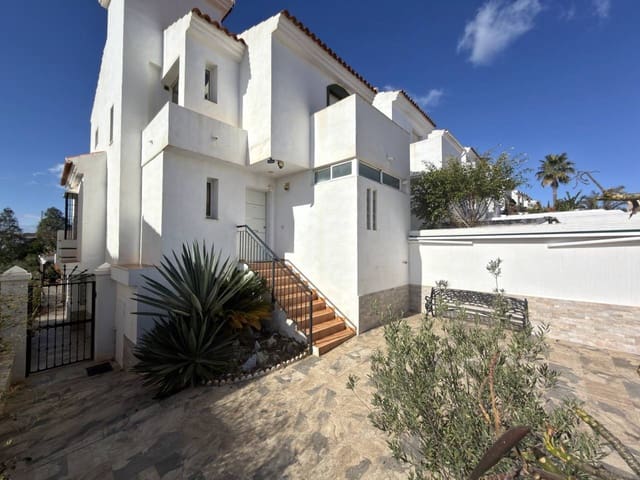 3 slaapkamer Rijtjeshuis te koop in Añoreta, Rincón de la Victoria met zwembad garage - € 495.000 (Ref: 9575367)