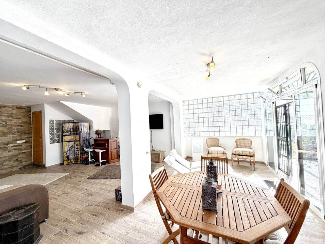 3 slaapkamer Rijtjeshuis te koop in Anoreta met zwembad garage - € 495.000 (Ref: 9575367)