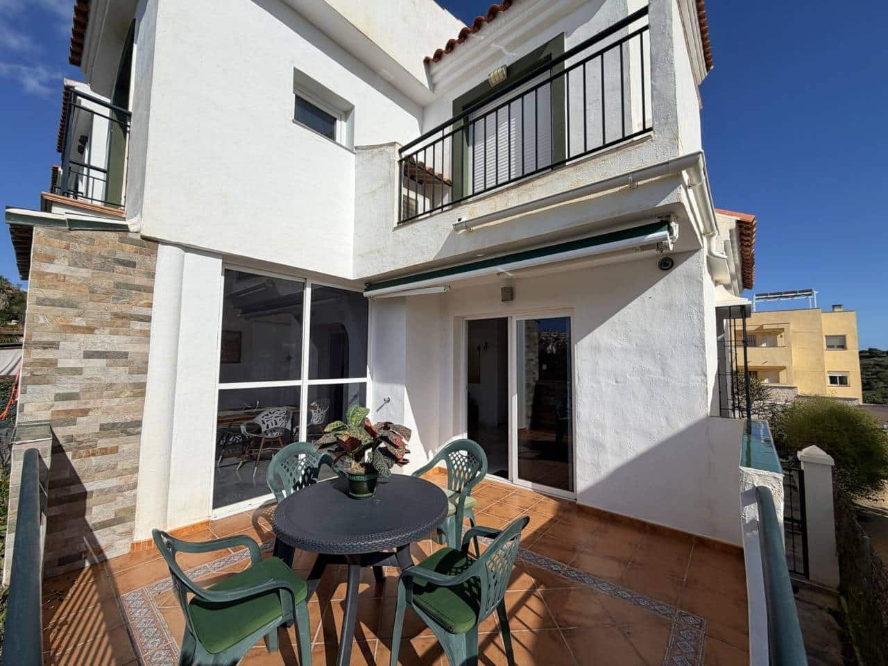 3 slaapkamer Rijtjeshuis te koop in Anoreta met zwembad garage - € 495.000 (Ref: 9575367)