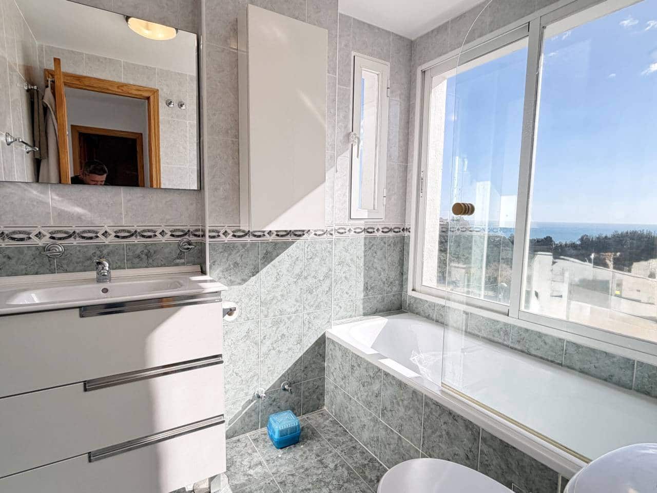 3 slaapkamer Rijtjeshuis te koop in Anoreta met zwembad garage - € 495.000 (Ref: 9575367)