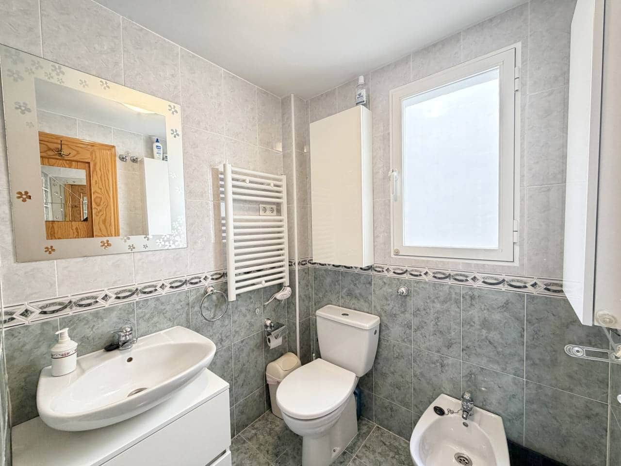 3 slaapkamer Rijtjeshuis te koop in Anoreta met zwembad garage - € 495.000 (Ref: 9575367)