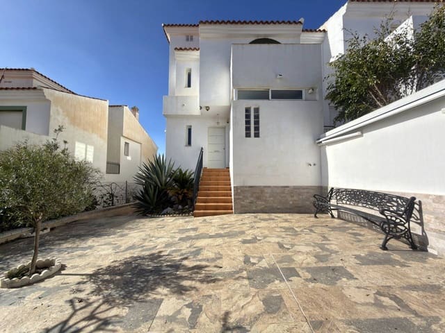 3 slaapkamer Rijtjeshuis te koop in Añoreta, Rincón de la Victoria met zwembad garage - € 495.000 (Ref: 9575367)