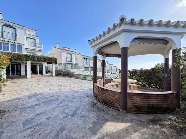 3 makuuhuone Rivitalo myytävänä paikassa Añoreta, Rincón de la Victoria mukana uima-altaan 
autotalli - 495 000 € (Ref: 9575367)